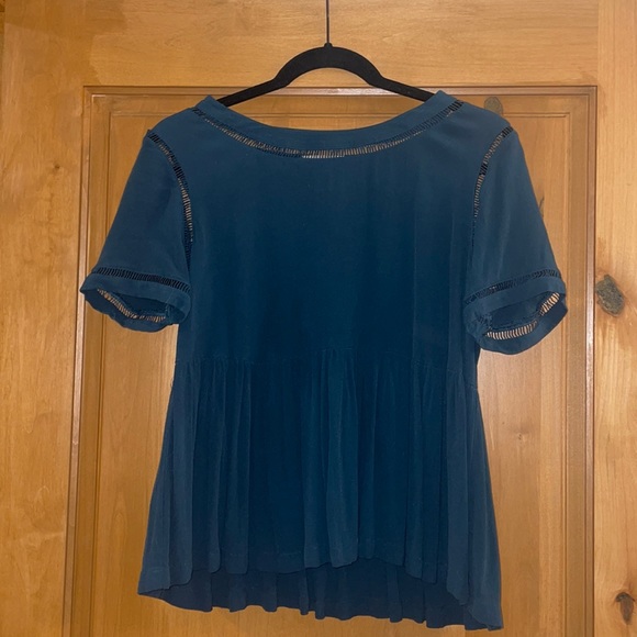 LOFT super cute tee!!! - Picture 1 of 3